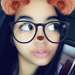 Meet your Posher, Teagan